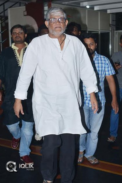 Harish-Shankar-and-Tanikella-Bharani-watches-Duvvada-Jagannadham-Movie